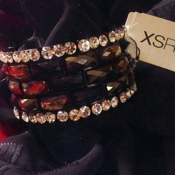 🦋 Stunning Rhinestone Cuff.🦋 - Picture 1 of 3